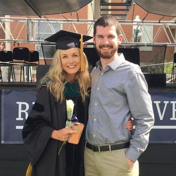 Meet your Posher, Amanda - Picture 1 of 1